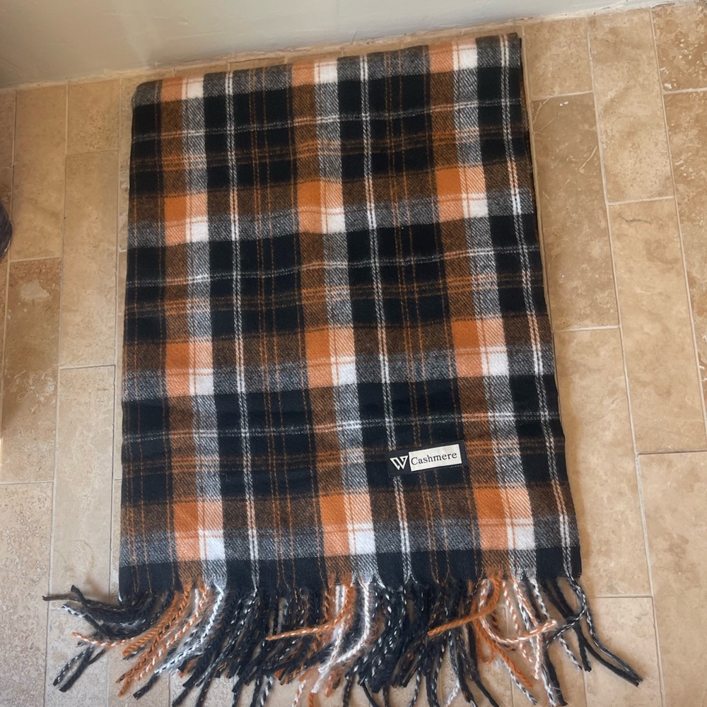 NWT W.CASHMERE 100% PLAID SCARF WRAP TRAVEL BLANET | BLACK  Orange  Cream